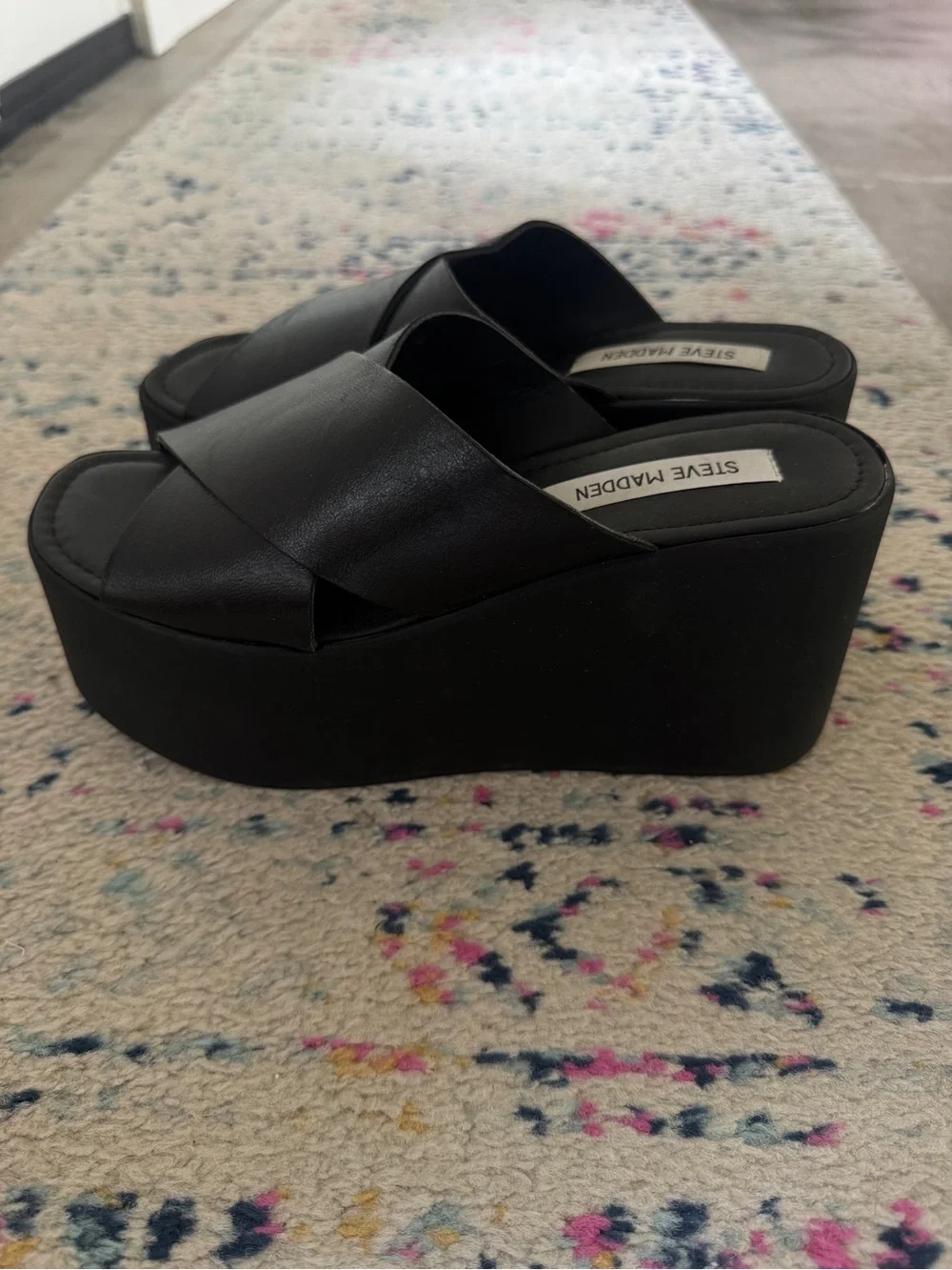 Steve Madden Kody Black Crisscross Platform Slides - Picture 3 of 4